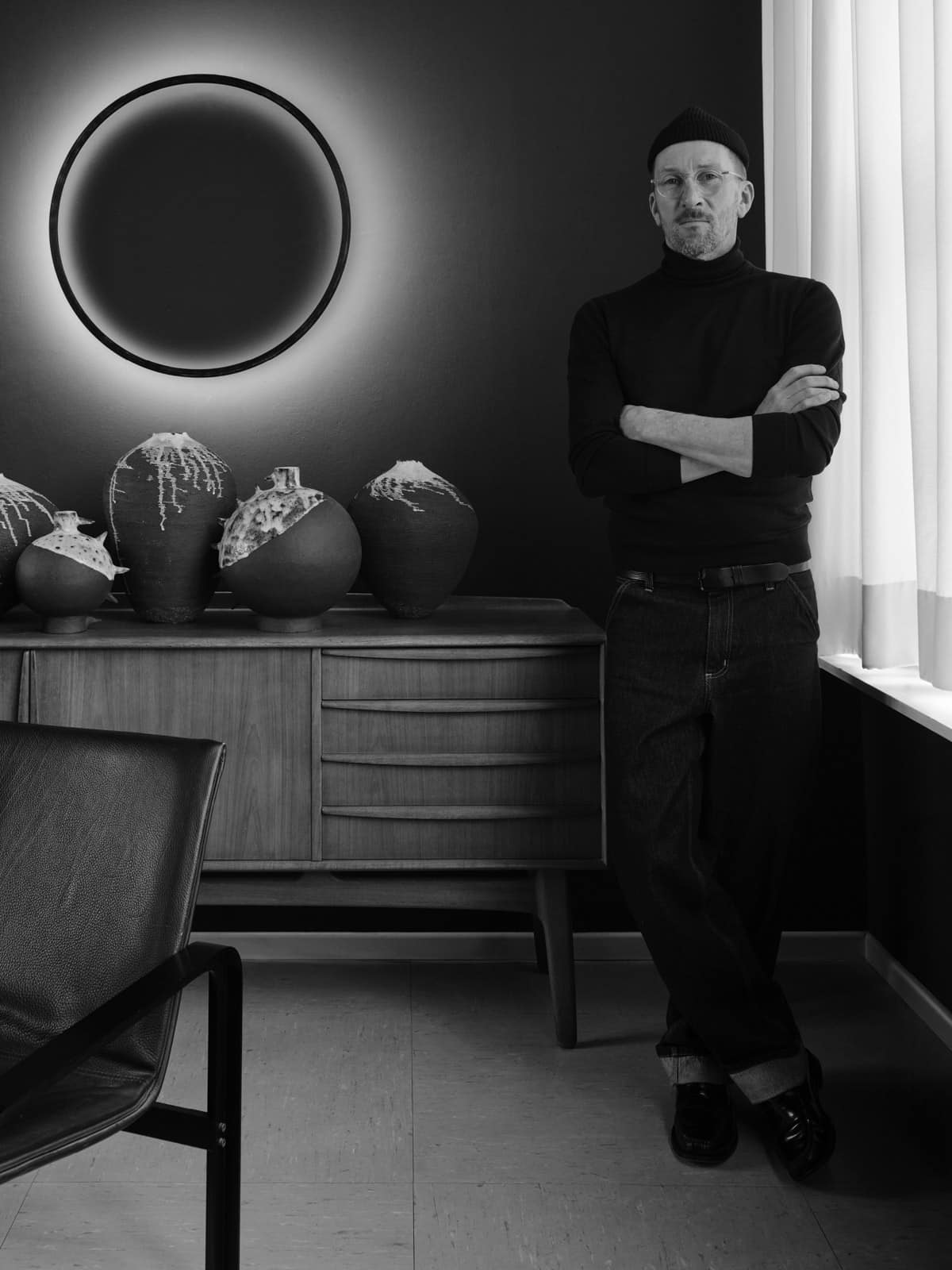 Black and white portrait of ceramic artist Boris Zbikowski by photographer Christoph Musiol